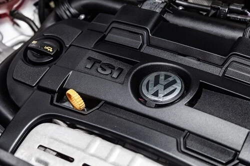 Volkswagen specialist performing maintenance at Paradise-Performance